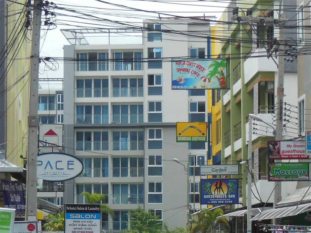 Boomerang Guesthouse And Bar Pattaya Exterior foto